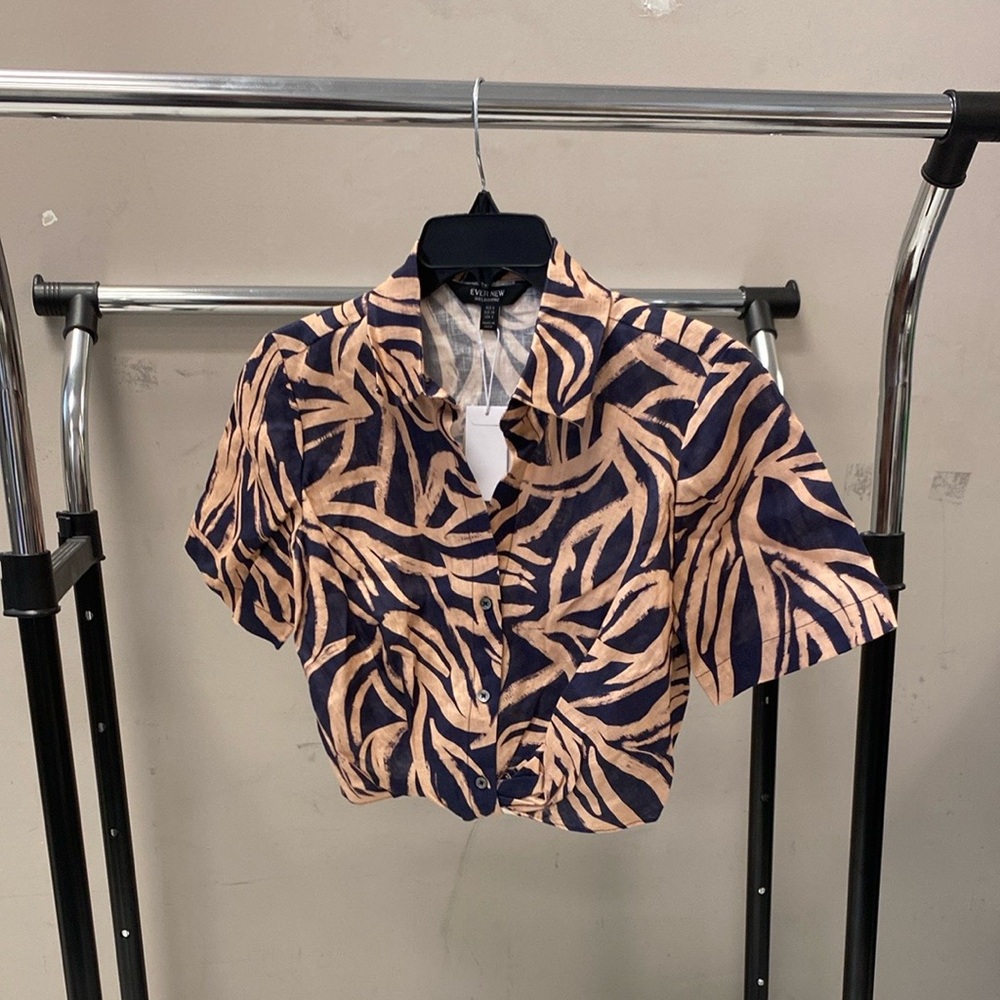 EVER NEW Taylor Crop Twist Shirt, size 4, Blue and Peach colour